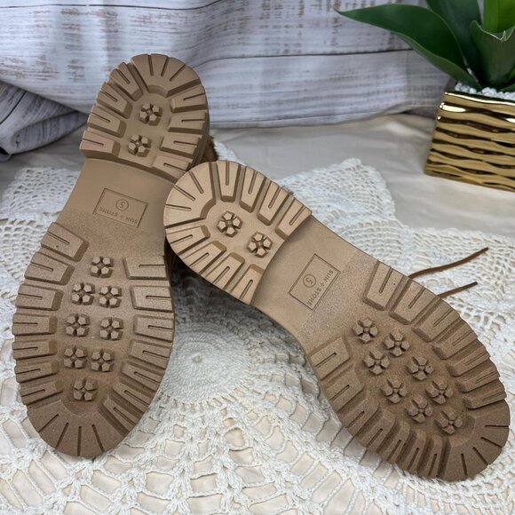 NWT Sand + Stone Faux Fur Ankle Boots Size 5 | Buckle & Zip - Picture 5 of 8